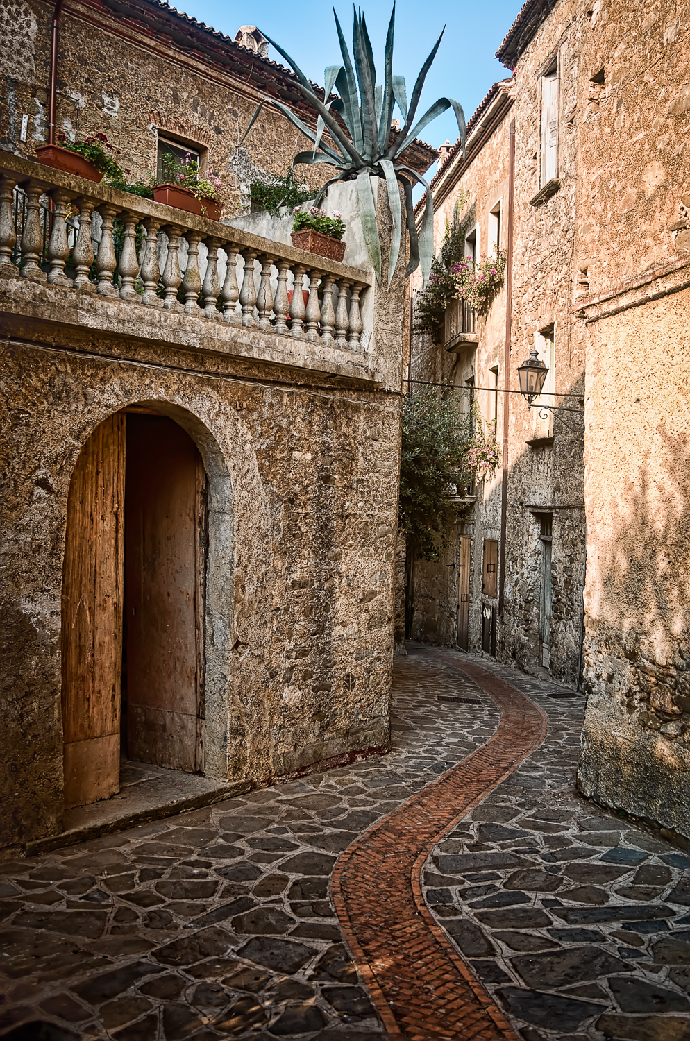 A silent corner, Acciaroli, Italy