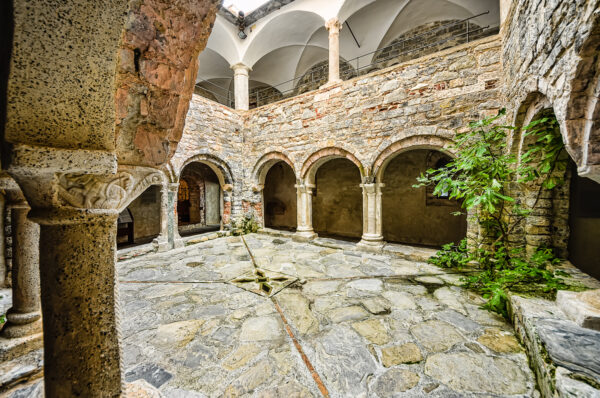 San Fruttuoso - Lower cloister