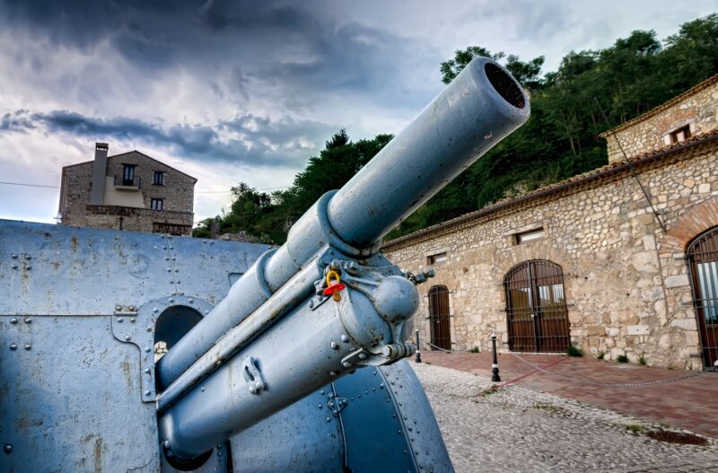 Cannon and pacifier in San Pietro Infine