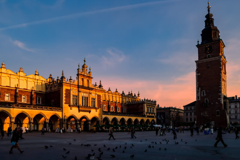 5 wonderful things to see in Krakow and around- Rynek Glowny at sunset