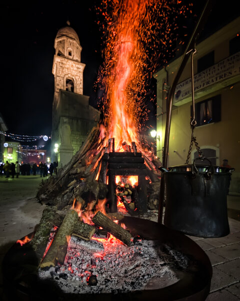 What's inside the pot? - Nusco bonfires night