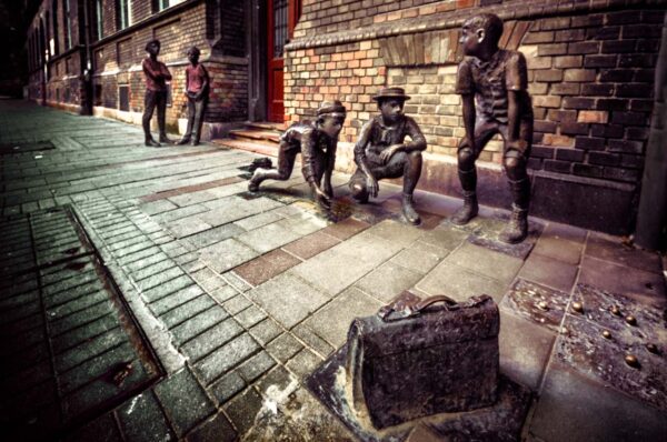 I ragazzi della via Pàl Budapest Statua di fronte alla scuola