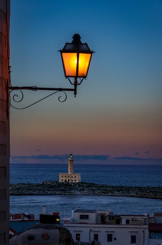 Faro di Vieste al tramonto