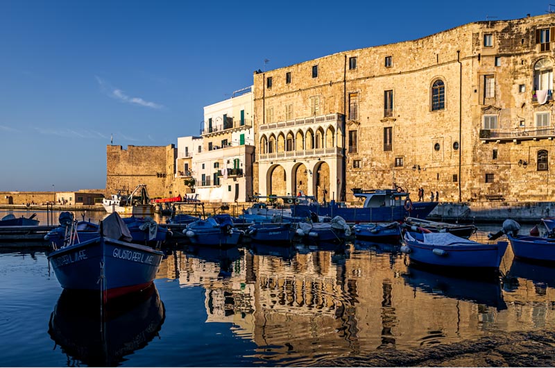 Monopoli, città di mare e chiese